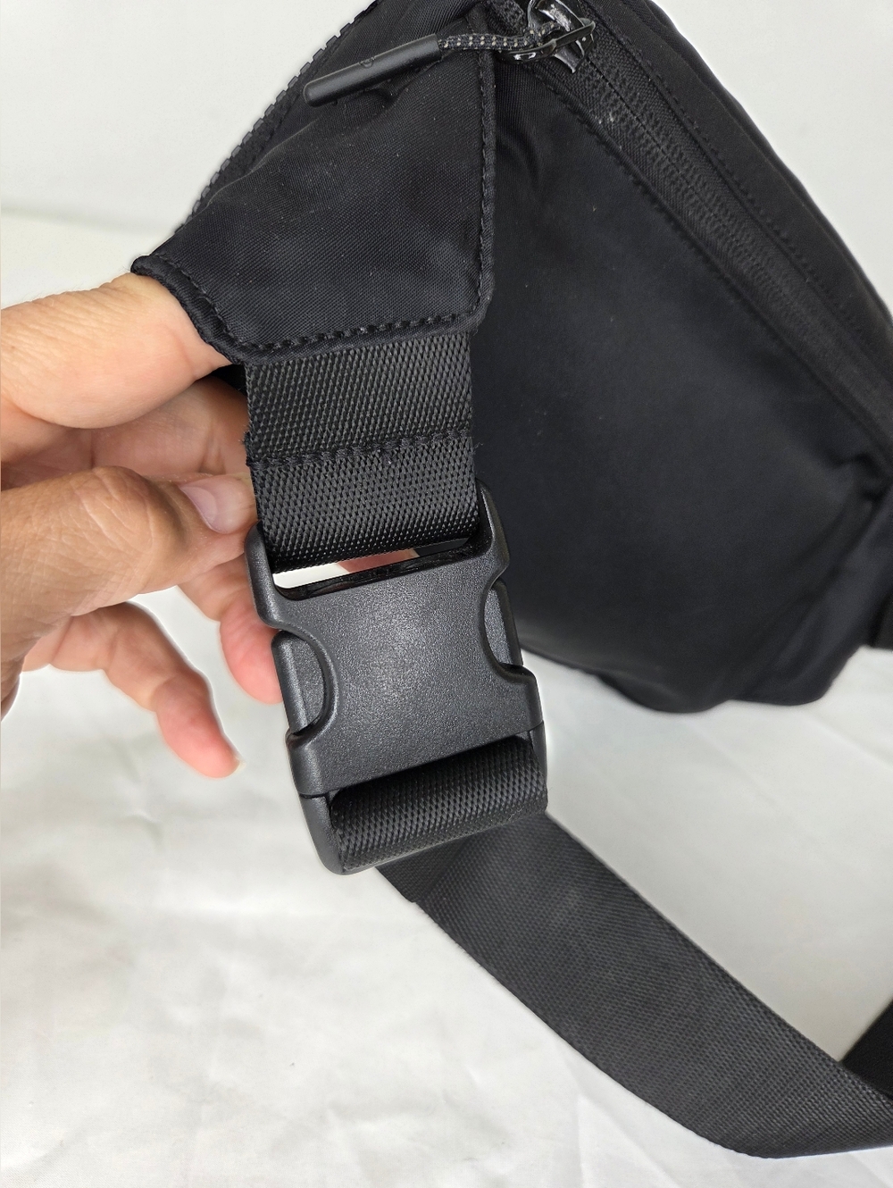 lululemon athletica OS Everywhere Belt Bag In Black Aprox 8"x6" Inch - Picture 5 of 11